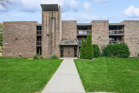 3609 N Tucker #210, Milwaukee, WI 53222