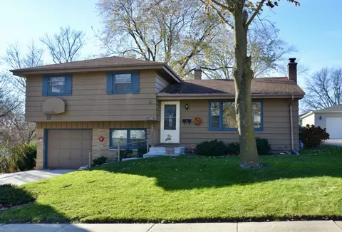 1210 Ed-mar, Waukesha, WI 53188