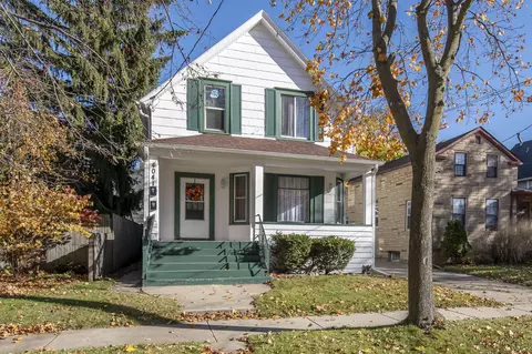 4041 6th, Kenosha, WI 53140