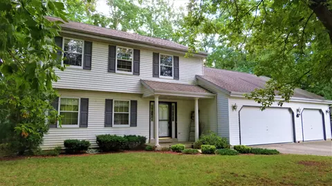 521 N Rochester, Waterford, WI 53185