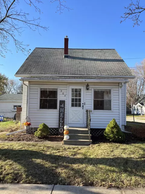 904 3rd, De Pere, WI 54115