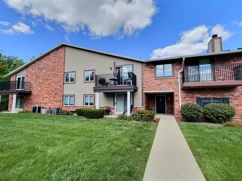 n84w16033 Menonomee #108, Menomonee Falls, WI 53051