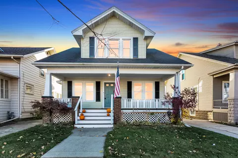 3217 Wright, Racine, WI 53405