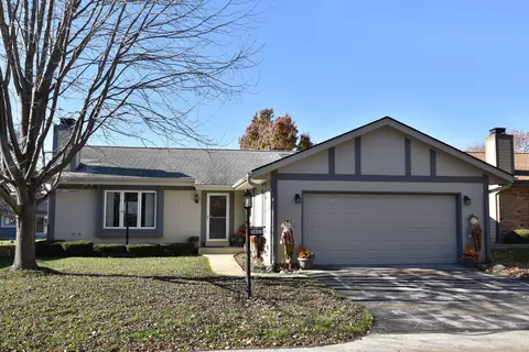 5433 S Amberwood, Greenfield, WI 53221
