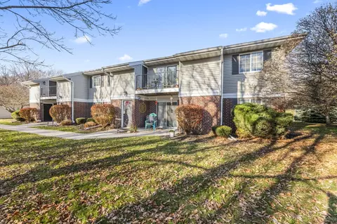 n110w16906 Ashbury #8, Germantown, WI 53022