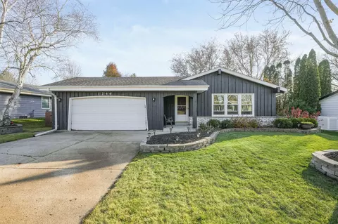 1246 River Park, Mukwonago, WI 53149