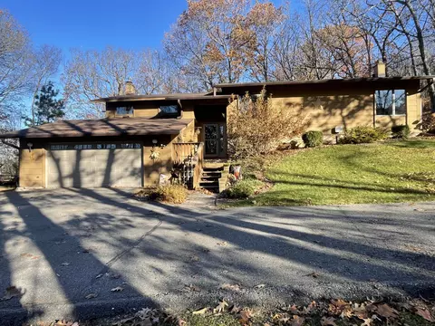 5752 Fox Chase, Hokah, MN 55941
