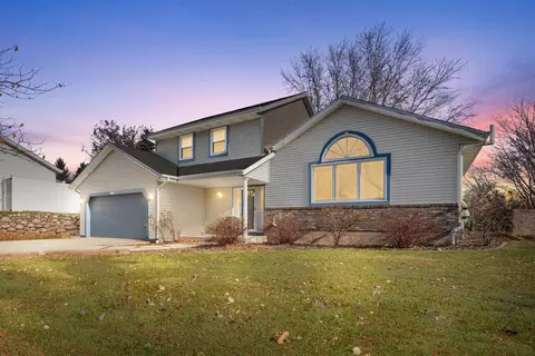 414 S Claremont, Saukville, WI 53080
