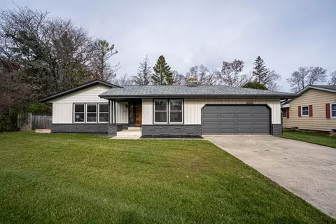 10710 W Friar, Franklin, WI 53132