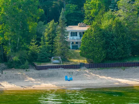 2698 Lake Forest Park, Sturgeon Bay, WI 54235