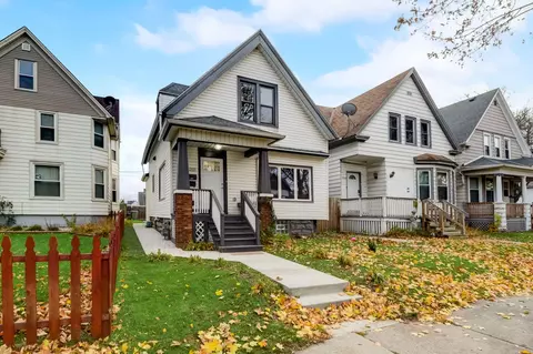 2925 W Hayes #UPPER, Milwaukee, WI 53215