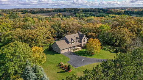 n6935 Hodges Road, Lafayette, WI 53121