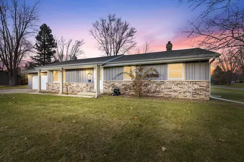 1108 Lakehaven, Farmington, WI 53090