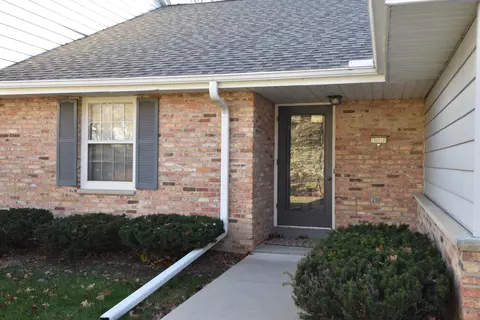 18905 Wilderness #D, Brookfield, WI 53045