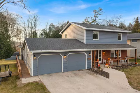 3204 Parkway, Two Rivers, WI 54241