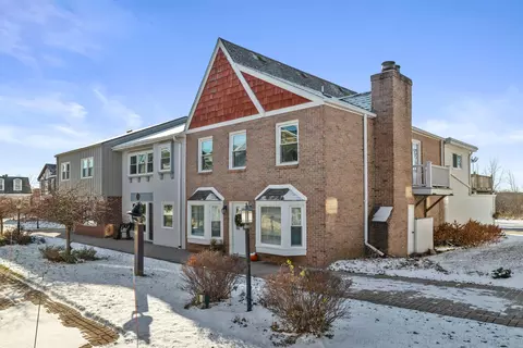 2211 Stonecroft, Grafton, WI 53024