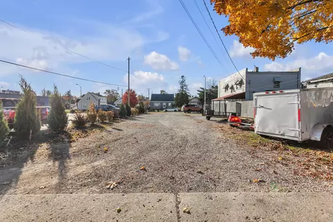 88 W Becher, West Allis, WI 53227