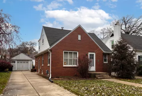 2621 N 73rd, Wauwatosa, WI 53213