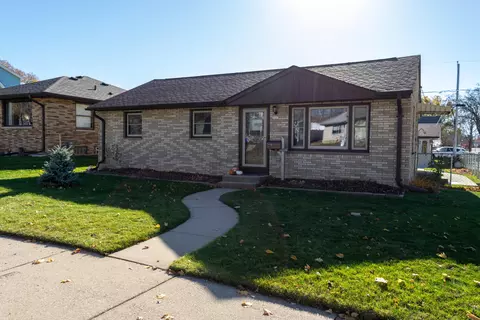 3403 E Bottsford, Cudahy, WI 53110