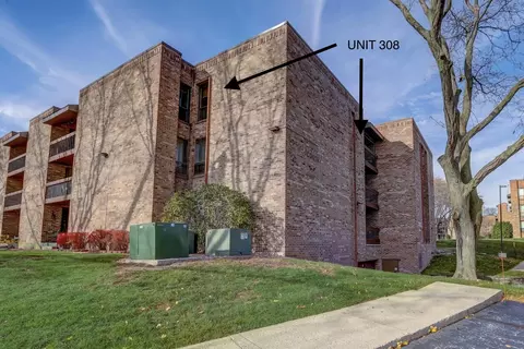 3635 N Tucker #308, Milwaukee, WI 53222