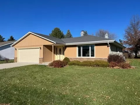 3337 Lamancha, Janesville, WI 53546