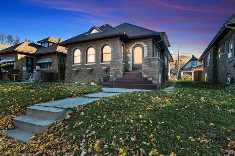 4304 N 22nd, Milwaukee, WI 53209