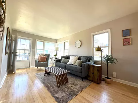 3127 S Brust, Milwaukee, WI 53207