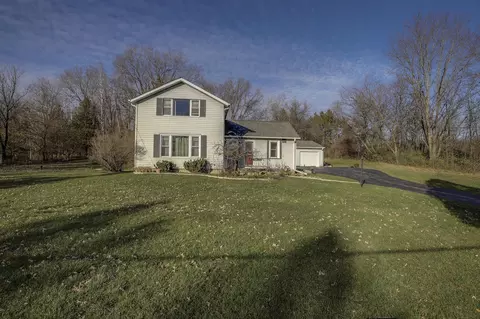 1832 Shalom, Farmington, WI 53090