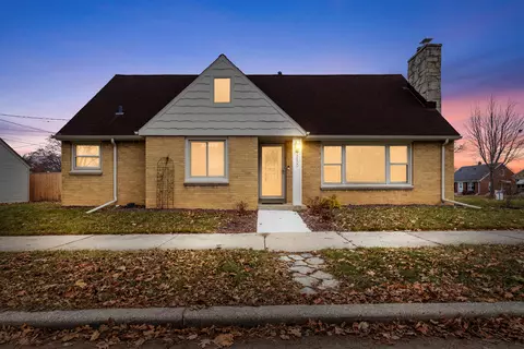8600 W Chambers, Milwaukee, WI 53222