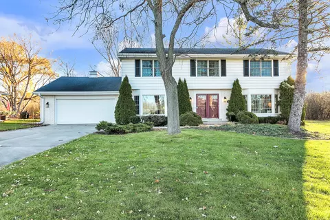 3306 W Burgundy, Mequon, WI 53092