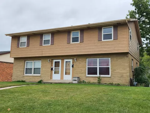 221 E Market #223, Burlington, WI 53105