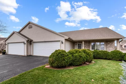 2425 W Jonathan, Oak Creek, WI 53154