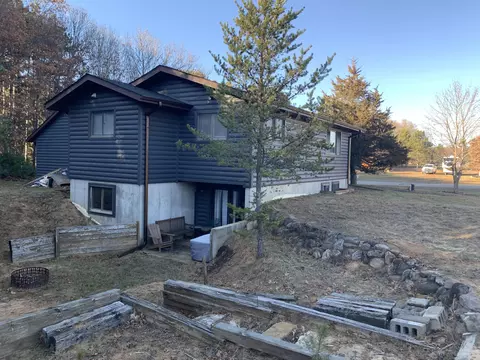 3413 W 3rd, Jackson, WI 53952
