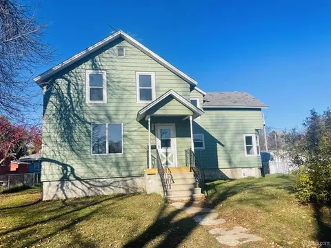 1408 27th, Menominee, MI 49858