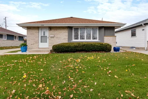 1526 W Foster, Milwaukee, WI 53221