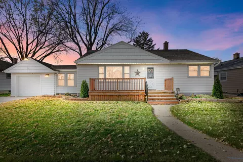 4461 N 69th, Milwaukee, WI 53218