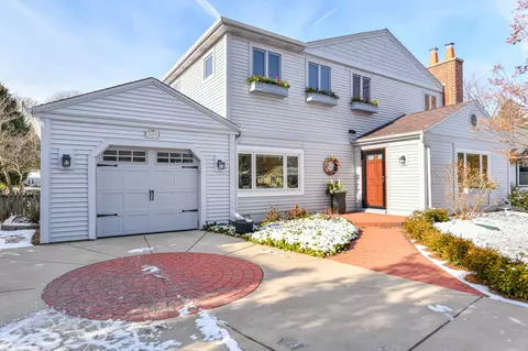 7609 N Bell, Fox Point, WI 53217