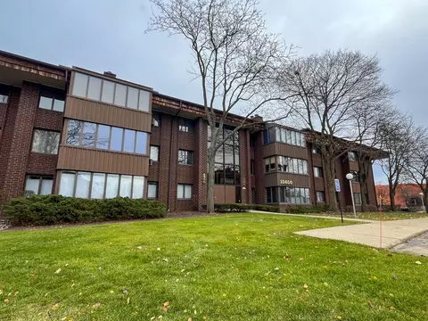 n85w15650 Ridge #206, Menomonee Falls, WI 53051