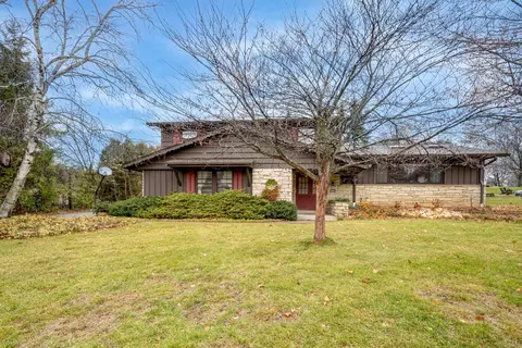 18100 Bonnie, Brookfield, WI 53045