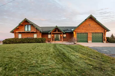 31994 County Rd 1, Dresbach, MN 55947