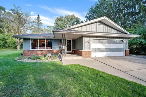w249s6890 Center, Waukesha, WI 53189