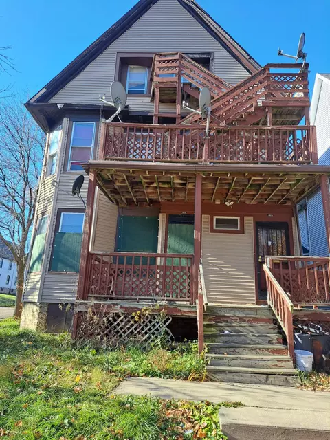 1901 N 33rd, Milwaukee, WI 53208