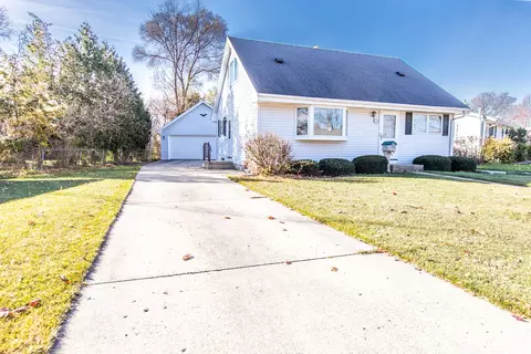 2305 82nd, Kenosha, WI 53143
