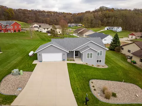 n8132 Badger Lane, Farmington, WI 54644
