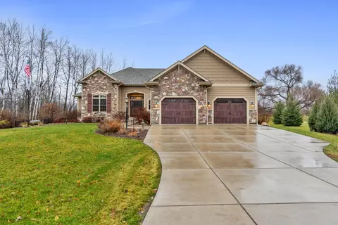10060 Royal Oak, Cedarburg, WI 53012
