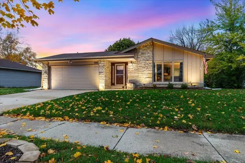 1939 Empire, Waukesha, WI 53186