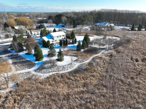 2329 Marak, Grafton, WI 53024