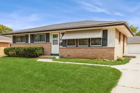 6710 N 81st, Milwaukee, WI 53223