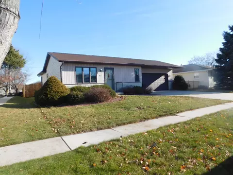 941 S 42nd, Manitowoc, WI 54220