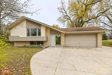4870 S 37th, Greenfield, WI 53221